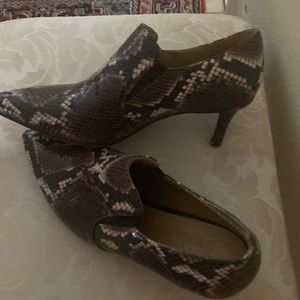 Animal print heels by Natraluzer